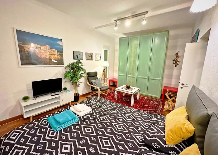 Meizon - Genova, Terminal Msc Stazione Principe E Metro A Cinque Minuti A Piedi